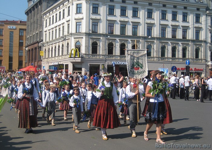 Deju kolektīvs Pīlādzītis 46622