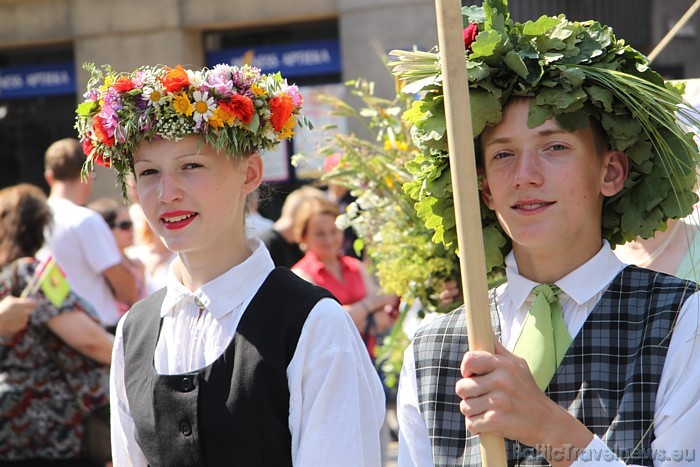 X Latvijas skolu jaunatnes dziesmu un deju svētku gājiena dalībnieki 46652