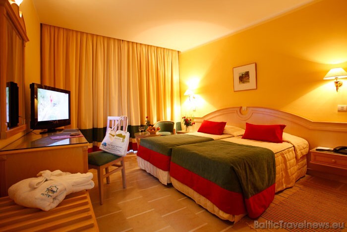 Visos standarta numuros ir vanna vai duša, tualete, balkons vai terase, gaisa kondicionētājs, telefons, televizors 48061
