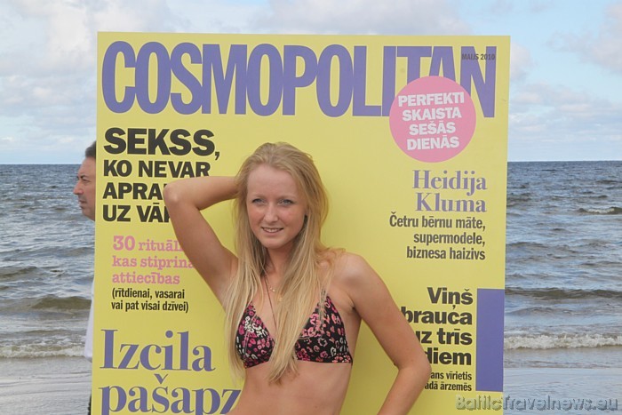 Dzintaru pludmalē 28.08.2010 Cosmopolitan Bikini Bash pasākums pulcēja 1000 sieviešu peldkostīmos Dzintaru pludmalē 28.08.2010 Cosmopolitan Bikini Bash pasākums pulcēja 1000 sieviešu peldkostīmos 48637