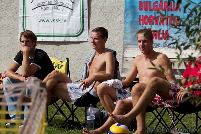 28.08.2010 sadarbībā ar tūroperatoru Novatours notika Valmieras pludmales volejbola čempionāts
Foto: Jānis Eicēns 28.08.2010 sadarbībā ar tūroperatoru Novatours notika Valmieras pludmales volejbola čempionāts
Foto: Jānis Eicēns 48826
