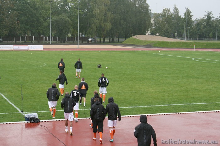 Jaunatklātā Zemgales Olimpiskā centra futbola laukumā dodas Blackpool komanda 49001
