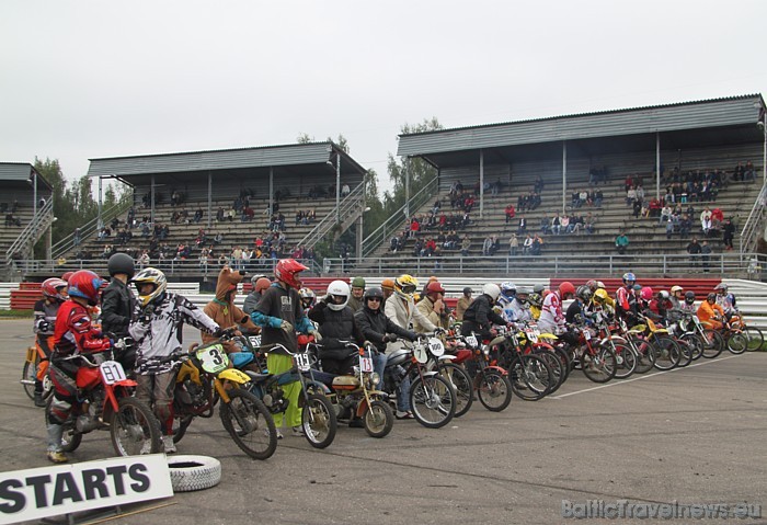 Autosacīkstes 1000km Grand Prix Riga 2010 Biķerniekos 11.09.2010 - Ātruma cilts Zelta Mopēds sacensības Autosacīkstes 1000km Grand Prix Riga 2010 Biķerniekos 11.09.2010 - Ātruma cilts Zelta Mopēds sacensības 49772