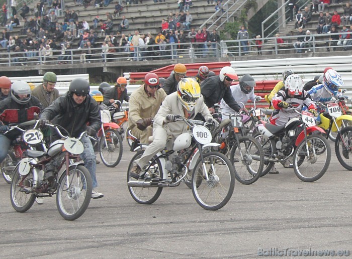 Autosacīkstes 1000km Grand Prix Riga 2010 Biķerniekos 11.09.2010 - Ātruma cilts Zelta Mopēds sacensības Autosacīkstes 1000km Grand Prix Riga 2010 Biķerniekos 11.09.2010 - Ātruma cilts Zelta Mopēds sacensības 49775