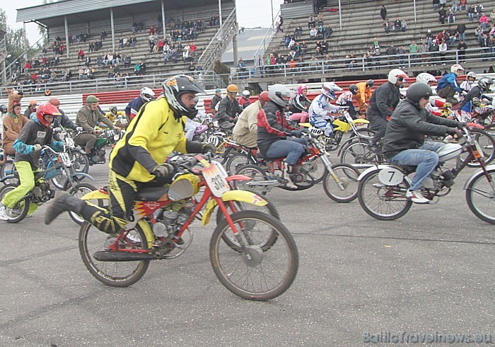 Autosacīkstes 1000km Grand Prix Riga 2010 Biķerniekos 11.09.2010 - Ātruma cilts Zelta Mopēds sacensības Autosacīkstes 1000km Grand Prix Riga 2010 Biķerniekos 11.09.2010 - Ātruma cilts Zelta Mopēds sacensības 49776