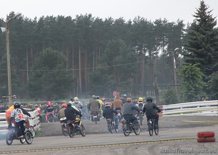 Autosacīkstes 1000km Grand Prix Riga 2010 Biķerniekos 11.09.2010 - Ātruma cilts Zelta Mopēds sacensības Autosacīkstes 1000km Grand Prix Riga 2010 Biķerniekos 11.09.2010 - Ātruma cilts Zelta Mopēds sacensības 49779