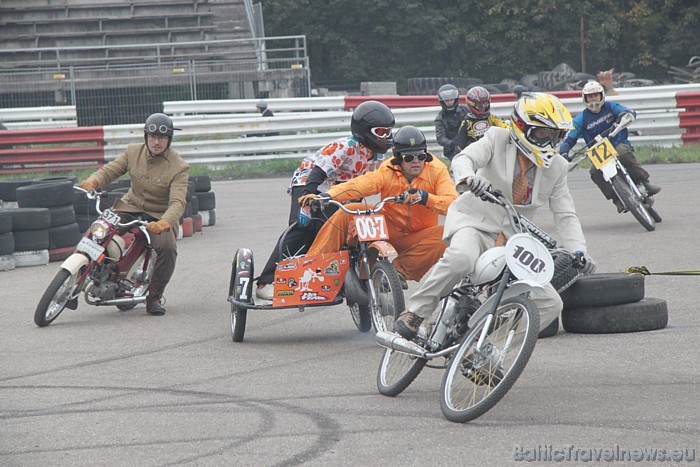 Autosacīkstes 1000km Grand Prix Riga 2010 Biķerniekos 11.09.2010 - Ātruma cilts Zelta Mopēds sacensības Autosacīkstes 1000km Grand Prix Riga 2010 Biķerniekos 11.09.2010 - Ātruma cilts Zelta Mopēds sacensības 49788