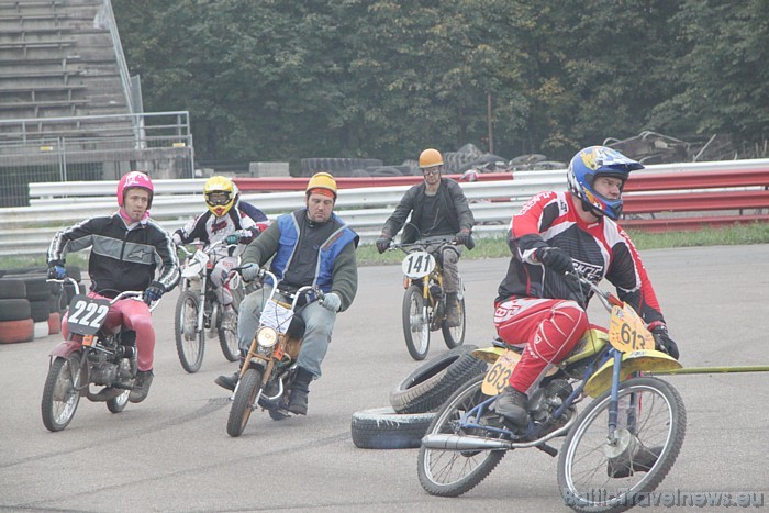 Autosacīkstes 1000km Grand Prix Riga 2010 Biķerniekos 11.09.2010 - Ātruma cilts Zelta Mopēds sacensības Autosacīkstes 1000km Grand Prix Riga 2010 Biķerniekos 11.09.2010 - Ātruma cilts Zelta Mopēds sacensības 49789