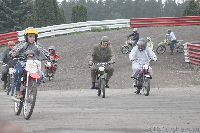 Autosacīkstes 1000km Grand Prix Riga 2010 Biķerniekos 11.09.2010 - Ātruma cilts Zelta Mopēds sacensības Autosacīkstes 1000km Grand Prix Riga 2010 Biķerniekos 11.09.2010 - Ātruma cilts Zelta Mopēds sacensības 49794