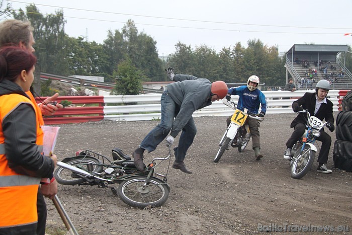 Autosacīkstes 1000km Grand Prix Riga 2010 Biķerniekos 11.09.2010 - Ātruma cilts Zelta Mopēds sacensības Autosacīkstes 1000km Grand Prix Riga 2010 Biķerniekos 11.09.2010 - Ātruma cilts Zelta Mopēds sacensības 49804
