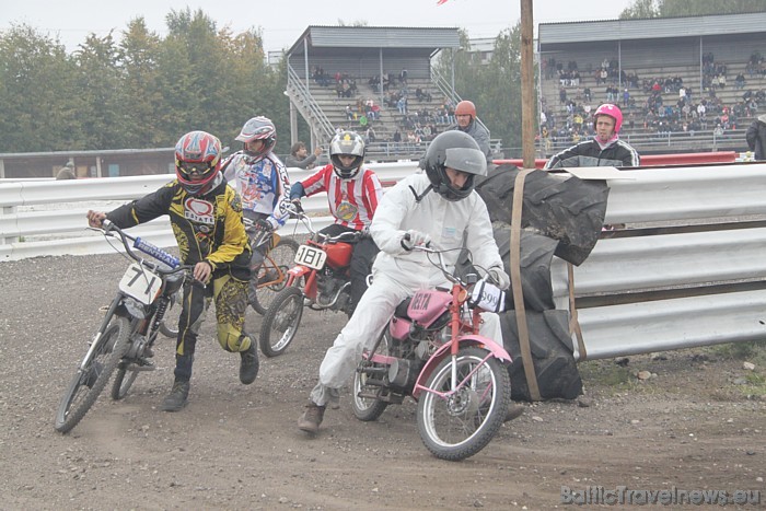 Autosacīkstes 1000km Grand Prix Riga 2010 Biķerniekos 11.09.2010 - Ātruma cilts Zelta Mopēds sacensības Autosacīkstes 1000km Grand Prix Riga 2010 Biķerniekos 11.09.2010 - Ātruma cilts Zelta Mopēds sacensības 49805