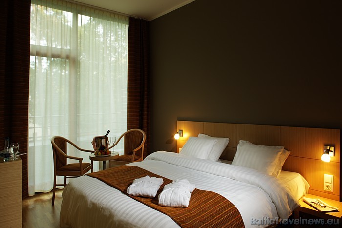 Viesnīca ir arī iespējams izveidot 2 savienotos numurus un 1 cilvēkiem ar īpašām vajadzībām. Foto: www.amberhotel.lv Viesnīca ir arī iespējams izveidot 2 savienotos numurus un 1 cilvēkiem ar īpašām vajadzībām. Foto: www.amberhotel.lv 49959