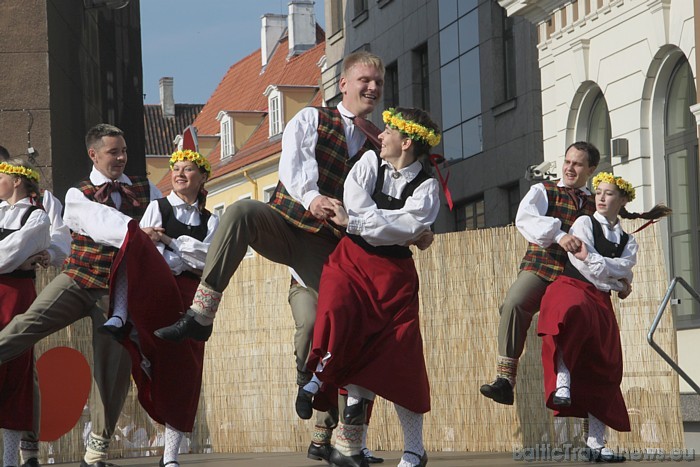 25.09.2010., jau vienpadsmito reizi Rīgas Rātslaukumā notika Miķeļdienas Ābolu gadatirgus. Svētku rīkotājs ir SIA «Rīgas nami» 25.09.2010., jau vienpadsmito reizi Rīgas Rātslaukumā notika Miķeļdienas Ābolu gadatirgus. Svētku rīkotājs ir SIA «Rīgas nami» 50419