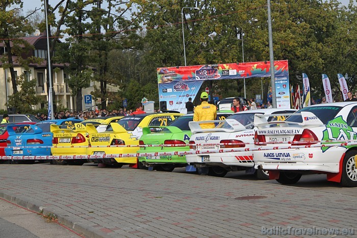 Pēdējais Latvijas rallija čempionāta 2010 posms sākās pie Līvu akvaparka 25.09.2010, kur pulcējās labākie autosportisti Pēdējais Latvijas rallija čempionāta 2010 posms sākās pie Līvu akvaparka 25.09.2010, kur pulcējās labākie autosportisti 50436