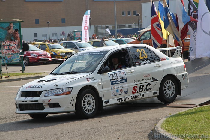 Pēdējais Latvijas rallija čempionāta 2010 posms sākās pie Līvu akvaparka 25.09.2010, kur pulcējās labākie autosportisti Pēdējais Latvijas rallija čempionāta 2010 posms sākās pie Līvu akvaparka 25.09.2010, kur pulcējās labākie autosportisti 50438