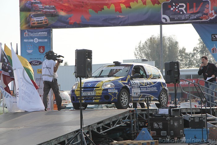 Pēdējais Latvijas rallija čempionāta 2010 posms sākās pie Līvu akvaparka 25.09.2010, kur pulcējās labākie autosportisti Pēdējais Latvijas rallija čempionāta 2010 posms sākās pie Līvu akvaparka 25.09.2010, kur pulcējās labākie autosportisti 50440