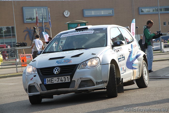 Pēdējais Latvijas rallija čempionāta 2010 posms sākās pie Līvu akvaparka 25.09.2010, kur pulcējās labākie autosportisti Pēdējais Latvijas rallija čempionāta 2010 posms sākās pie Līvu akvaparka 25.09.2010, kur pulcējās labākie autosportisti 50443