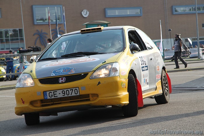 Pēdējais Latvijas rallija čempionāta 2010 posms sākās pie Līvu akvaparka 25.09.2010, kur pulcējās labākie autosportisti Pēdējais Latvijas rallija čempionāta 2010 posms sākās pie Līvu akvaparka 25.09.2010, kur pulcējās labākie autosportisti 50447