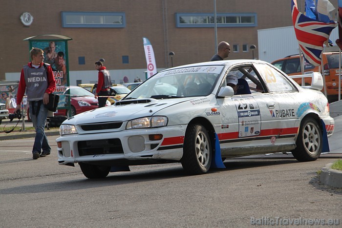 Pēdējais Latvijas rallija čempionāta 2010 posms sākās pie Līvu akvaparka 25.09.2010, kur pulcējās labākie autosportisti Pēdējais Latvijas rallija čempionāta 2010 posms sākās pie Līvu akvaparka 25.09.2010, kur pulcējās labākie autosportisti 50451