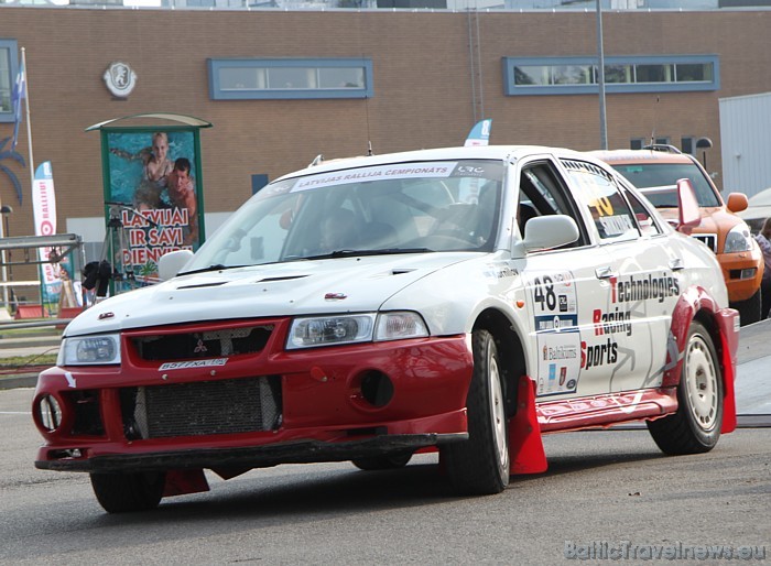 Pēdējais Latvijas rallija čempionāta 2010 posms sākās pie Līvu akvaparka 25.09.2010, kur pulcējās labākie autosportisti Pēdējais Latvijas rallija čempionāta 2010 posms sākās pie Līvu akvaparka 25.09.2010, kur pulcējās labākie autosportisti 50453