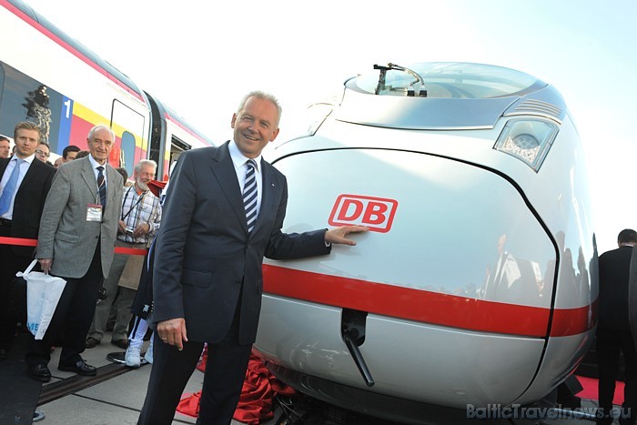 Jaunais plūdlīniju formas vilciens nākotnē kļūs par vācu dzelzceļa Deutsche Bahn ekspresreisu izpildītāju - ar tādu varēs pārvietoties starp lielākajā Jaunais plūdlīniju formas vilciens nākotnē kļūs par vācu dzelzceļa Deutsche Bahn ekspresreisu izpildītāju - ar tādu varēs pārvietoties starp lielākajā 50940