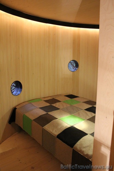 Numuri ir 15-30 kvadrātmetru plaši. Viesnīcā pieejama arī sauna un konferenču zāle 12 personām
Foto: © Treehotel Numuri ir 15-30 kvadrātmetru plaši. Viesnīcā pieejama arī sauna un konferenču zāle 12 personām
Foto: © Treehotel 51164