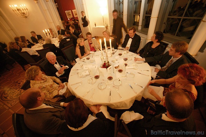 Pils salonos bieži tiek svinētas kāzas, lielas jubilejas, atzīmēti korporatīvie pasākumi
Foto: Schlosshotel Burg Schlitz Pils salonos bieži tiek svinētas kāzas, lielas jubilejas, atzīmēti korporatīvie pasākumi
Foto: Schlosshotel Burg Schlitz 51259