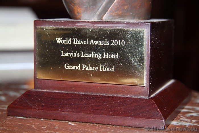 World Travel Awards balva 2010. gadā apliecina viesnīcas un restorāna starptautisko kvalitāti. Vairāk info - www.grandpalaceriga.com World Travel Awards balva 2010. gadā apliecina viesnīcas un restorāna starptautisko kvalitāti. Vairāk info - www.grandpalaceriga.com 51430