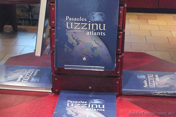 2010.gada 20.oktobrī karšu izdevniecība Jāņu sēta prezentēja «Pasaules uzziņu atlanta» pirmizdevumu 2010.gada 20.oktobrī karšu izdevniecība Jāņu sēta prezentēja «Pasaules uzziņu atlanta» pirmizdevumu 51481