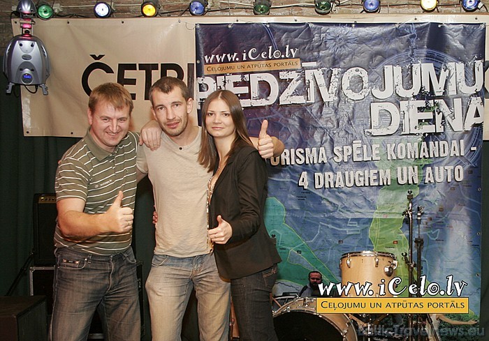 iCelo.lv direktoru Edgaru Bomiku (pa vidu) jubilejā sveic Aivars Mackevičs (BalticTravelenws.com direktors) un Karina Sabirova (BalticTravelnews.com m iCelo.lv direktoru Edgaru Bomiku (pa vidu) jubilejā sveic Aivars Mackevičs (BalticTravelenws.com direktors) un Karina Sabirova (BalticTravelnews.com m 51536