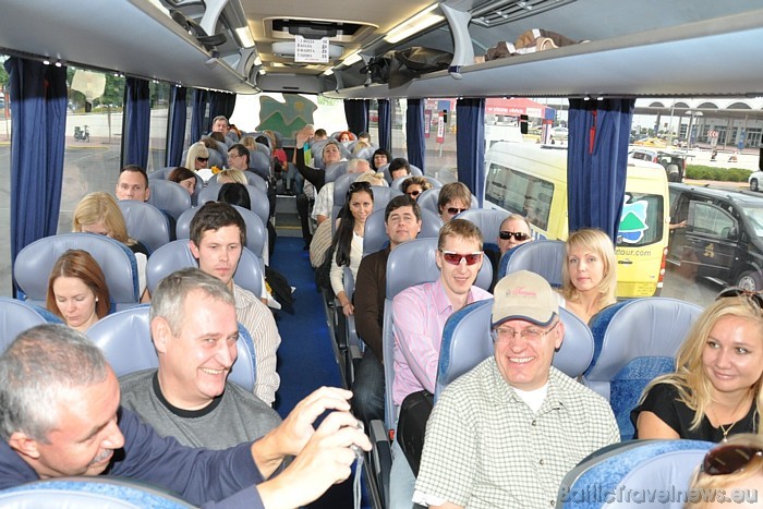 Ielūgumus uz pārdošanas līderu apbalvošanas pasākumu Tez Tour zvaigzne 2010 saņēma tūrisma aģentūras un preses pārstāvji Ielūgumus uz pārdošanas līderu apbalvošanas pasākumu Tez Tour zvaigzne 2010 saņēma tūrisma aģentūras un preses pārstāvji 51642