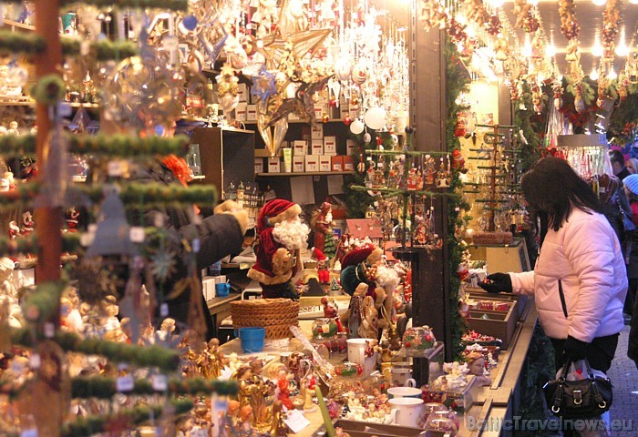 Štutgartes Ziemassvētku tirdziņa tradīcija ir ļoti sena - pirmoreiz tas raksts pieminēts jau 1692. gadā
Foto: in.Stuttgart Štutgartes Ziemassvētku tirdziņa tradīcija ir ļoti sena - pirmoreiz tas raksts pieminēts jau 1692. gadā
Foto: in.Stuttgart 52126