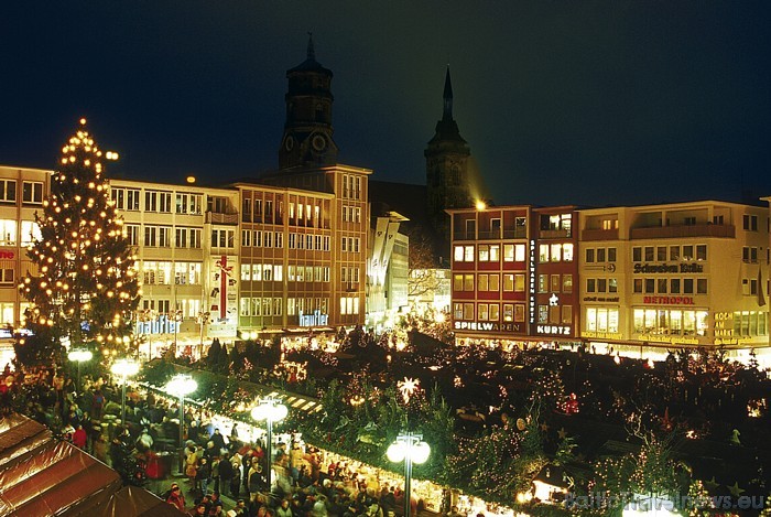 Vairāk informācijas par Štutgartes Ziemassvētku tirdziņu iespējams atrast interneta vietnē www.stuttgarter-weihnachtsmarkt.de
Foto: in.Stuttgart Vairāk informācijas par Štutgartes Ziemassvētku tirdziņu iespējams atrast interneta vietnē www.stuttgarter-weihnachtsmarkt.de
Foto: in.Stuttgart 52129