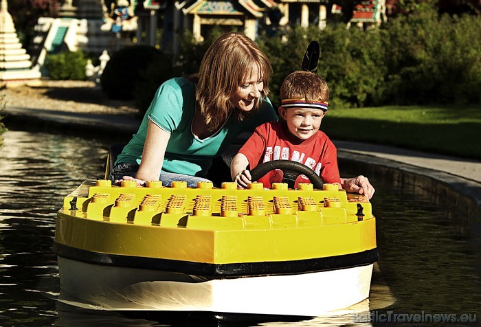 Vasarās Legoland katru gadu piesaista tūkstošiem ģimeņu uzmanību un turp dodas gan dāņu, gan ārzemju viesi
Foto: © Legoland Vasarās Legoland katru gadu piesaista tūkstošiem ģimeņu uzmanību un turp dodas gan dāņu, gan ārzemju viesi
Foto: © Legoland 52136