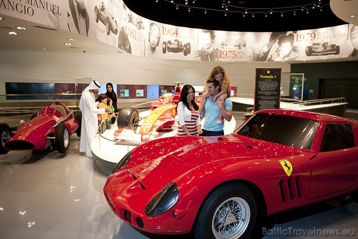 Parkā apskatāmi gan seni Ferrari automobiļi, kas mūsdienās rodami vien kolekcionāru krājumos, gan arī modernākie Ferrari ražojumi
Foto: © Ferrari Wor Parkā apskatāmi gan seni Ferrari automobiļi, kas mūsdienās rodami vien kolekcionāru krājumos, gan arī modernākie Ferrari ražojumi
Foto: © Ferrari Wor 52219