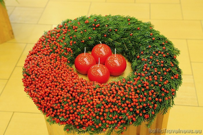 Par godu ziedu salona Linda 20 gadu jubilejai tirdzniecības centrā Spice Home apskatāma krāšņa un vērienīga Ziemassvētku dekoru izstāde
Foto: Kaspars Par godu ziedu salona Linda 20 gadu jubilejai tirdzniecības centrā Spice Home apskatāma krāšņa un vērienīga Ziemassvētku dekoru izstāde
Foto: Kaspars 52371