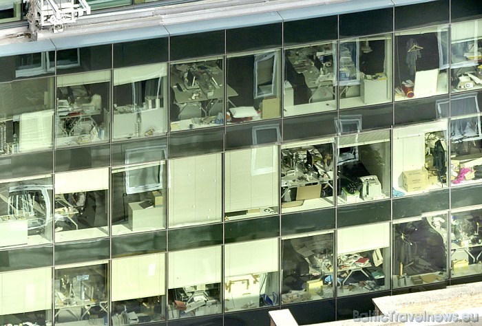Ja šo 80 gigapikseļi bildi izdrukātu normālā rezolūcijā, tā būtu 35 metru gara un 17 metru augsta
Foto: Image by Jeffrey Martin, www.360cities.net Ja šo 80 gigapikseļi bildi izdrukātu normālā rezolūcijā, tā būtu 35 metru gara un 17 metru augsta
Foto: Image by Jeffrey Martin, www.360cities.net 52427