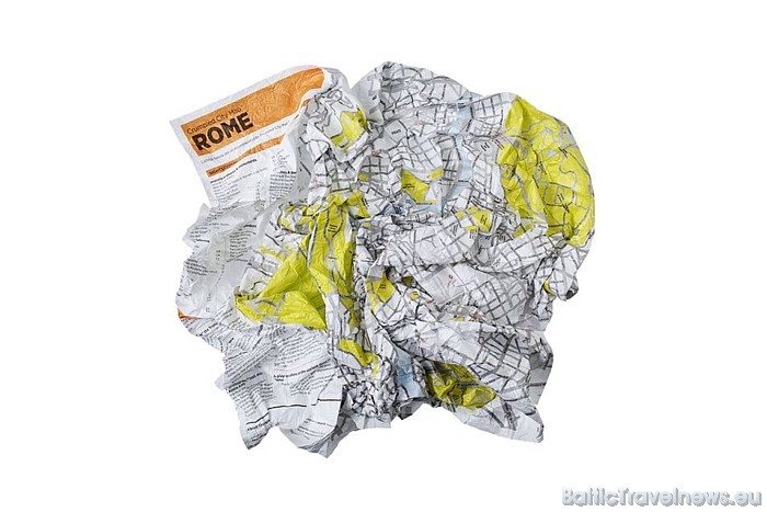 Pēc saburzīšanas karti atkal var iztaisnot un lietot. Iegādāties kādu no Crumpled City kartēm var par 12 eiro
Foto: © Palomar Pēc saburzīšanas karti atkal var iztaisnot un lietot. Iegādāties kādu no Crumpled City kartēm var par 12 eiro
Foto: © Palomar 52786