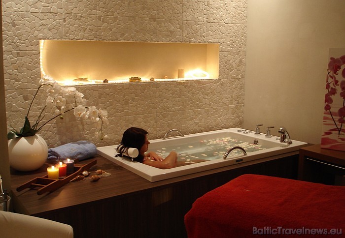 Veselības, skaistuma un atpūtas mīļotājiem lieliska dāvana būs atpūta viesnīcā Hotel Jūrmala Spa - tur pieejamas gan masāžas, gan spa procedūras, gan Veselības, skaistuma un atpūtas mīļotājiem lieliska dāvana būs atpūta viesnīcā Hotel Jūrmala Spa - tur pieejamas gan masāžas, gan spa procedūras, gan 53218
