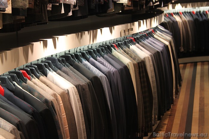Tirdzniecības centrā Galleria Riga 22.12.2010 tika atvērts Latvijā lielākais lietišķo vīriešu apģērbu veikals Suit Supply Tirdzniecības centrā Galleria Riga 22.12.2010 tika atvērts Latvijā lielākais lietišķo vīriešu apģērbu veikals Suit Supply 53320