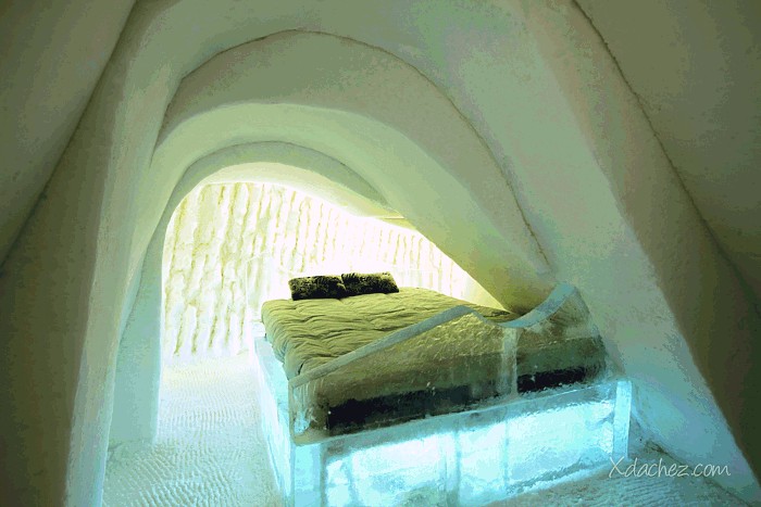 Apmešanās standarta numurā Hôtel de Glace maksā aptuveni 235 Kanādas dolāru (aptuveni 183 eiro)
Foto: ©Xdachez.com Apmešanās standarta numurā Hôtel de Glace maksā aptuveni 235 Kanādas dolāru (aptuveni 183 eiro)
Foto: ©Xdachez.com 53913