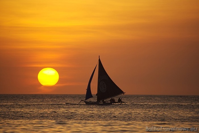 Vidēji dienā Filipīnās tūristiem pietiek ar 20 ASV dolāriem
Foto: The Department of Tourism, Philippines/www.tourism.gov.ph Vidēji dienā Filipīnās tūristiem pietiek ar 20 ASV dolāriem
Foto: The Department of Tourism, Philippines/www.tourism.gov.ph 53921