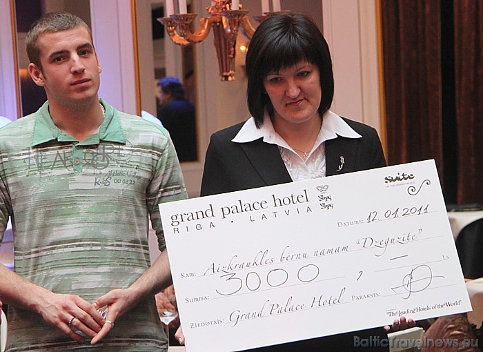Gūstot ienākumus no labdarības izsoles, viesnīca Grand Palace Hotel Riga atbalsta Aizkraukles bērnu namu Dzeguzīte Gūstot ienākumus no labdarības izsoles, viesnīca Grand Palace Hotel Riga atbalsta Aizkraukles bērnu namu Dzeguzīte 53935