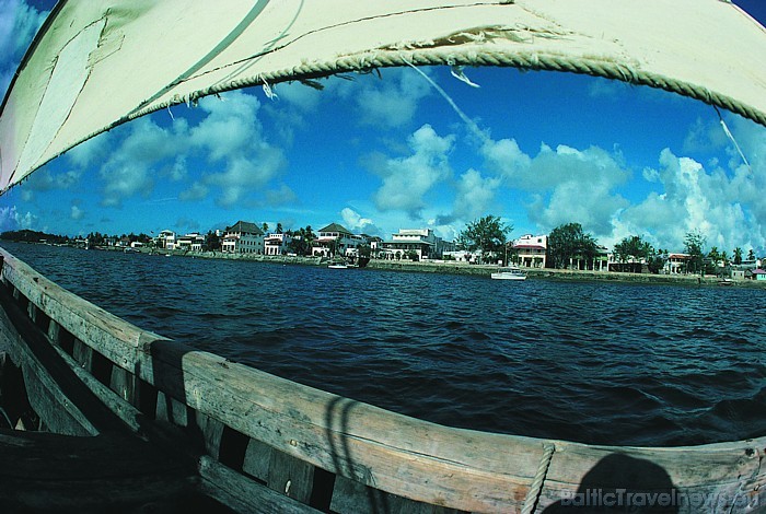 Kenijas kultūrā sajaukusies daudzu citu kultūru un laiku ietekme, tādējādi veidojot unikālu un savdabīgu atmosfēru
Foto: Kenya Tourism Board Kenijas kultūrā sajaukusies daudzu citu kultūru un laiku ietekme, tādējādi veidojot unikālu un savdabīgu atmosfēru
Foto: Kenya Tourism Board 54156