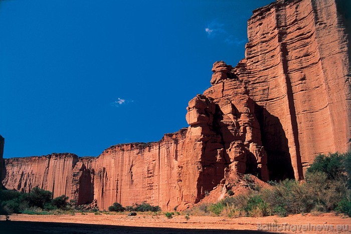 Argentīnā sastopami arī augsti granīta kalni - tie mēdz sasniegt pat 2600-2850 metru augstumu
Foto: © argentina.travel 54179