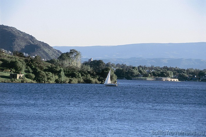 Arī burāšana, sērfošana, niršana un citi ūdens sporta veidi ir iecienītas tūristu nodarbes Argentīnā
Foto: © argentina.travel 54188