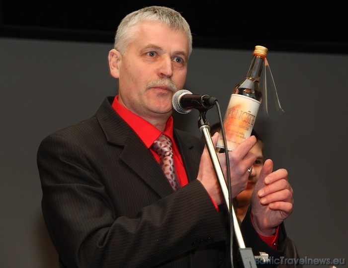 Baltinavas vidusskolas direktors Imants Slišāns atgadina, ka latgaļi nedrīkst aizmirst savu kulināro mantojumu un tradīcijas Baltinavas vidusskolas direktors Imants Slišāns atgadina, ka latgaļi nedrīkst aizmirst savu kulināro mantojumu un tradīcijas 54690