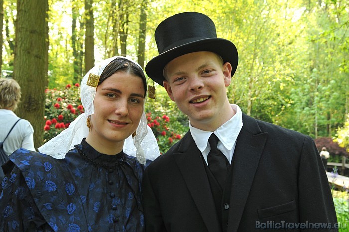 Keukenhof ziedu dārzā norisināsies arī nacionālo tērpu balle, kuras dalībnieki ietērpsies tradicionālajos apģērbos
Foto: PR Keukenhof Keukenhof ziedu dārzā norisināsies arī nacionālo tērpu balle, kuras dalībnieki ietērpsies tradicionālajos apģērbos
Foto: PR Keukenhof 54902