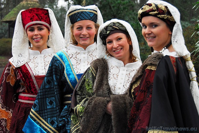 Katru gadu tūristi dodas uz Keukenhofu un daudzi no viņiem tur atgriežas vairākkārt
Foto: PR Keukenhof Katru gadu tūristi dodas uz Keukenhofu un daudzi no viņiem tur atgriežas vairākkārt
Foto: PR Keukenhof 54905