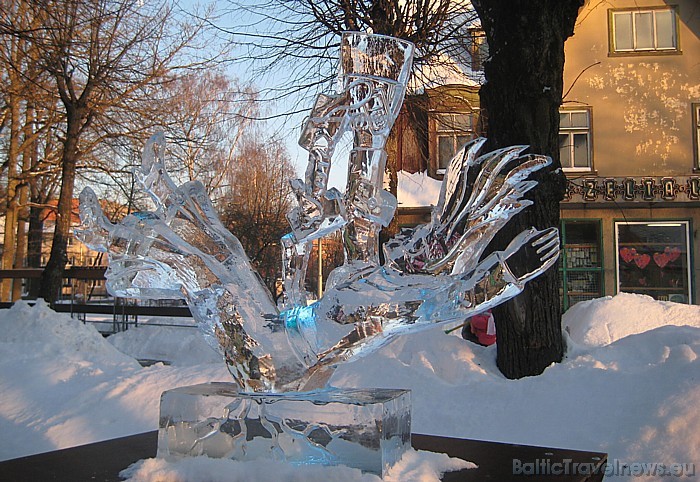 Skulptūras atvestas no Jelgavas, kur nu jau trīspadsmito reizi notika Starptautiskais Ledus skulptūru festivāls Skulptūras atvestas no Jelgavas, kur nu jau trīspadsmito reizi notika Starptautiskais Ledus skulptūru festivāls 55288